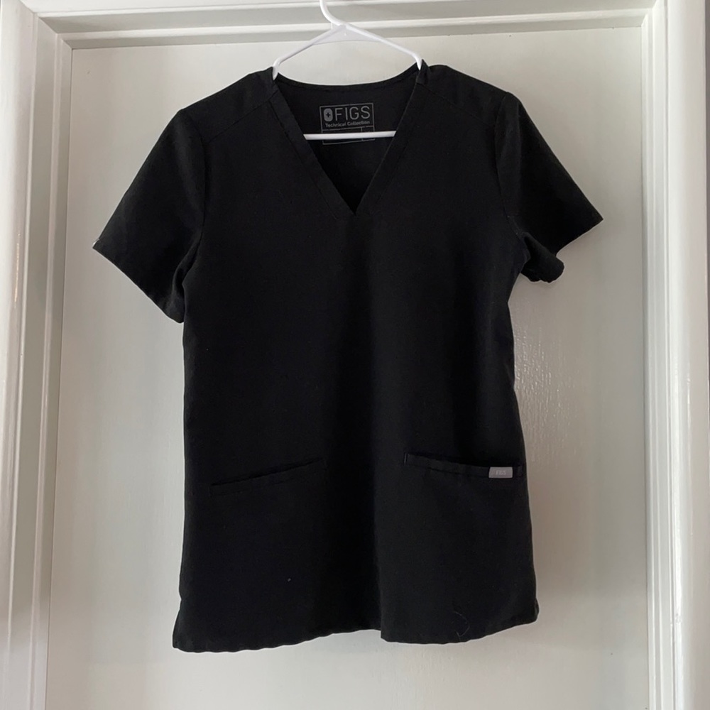 Figs casma 3 pocket scrub top